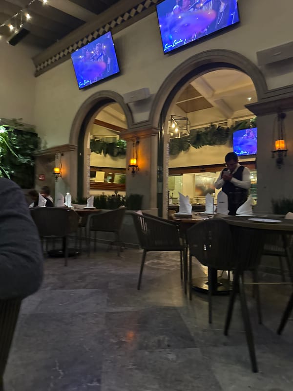 Mexico City restaurant serves grilled food and pasta