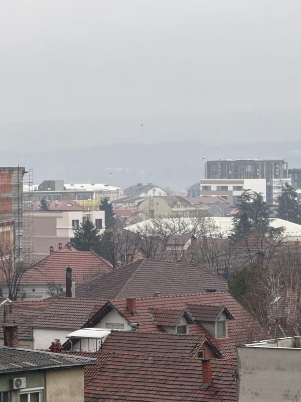 Afternoon snapshots capture rainy day life in Kragujevac