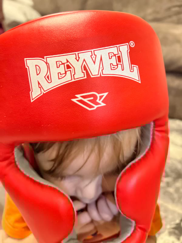 Family activities with boxing play and meal prep in Noviy