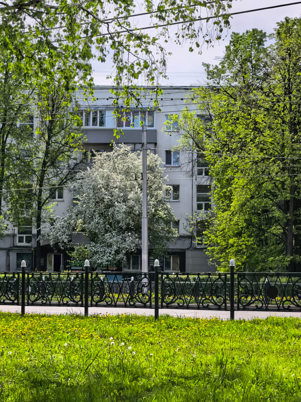 Morning walk documented through residential Sterlitamak neighborhoods and memorial sites