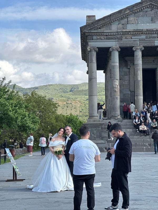 Wedding photoshoot at ancient Temple of Garni draws tourists