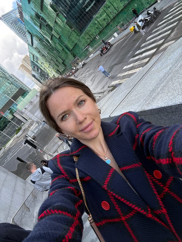Afternoon visit to Moscow City's towers and plaza sculpture