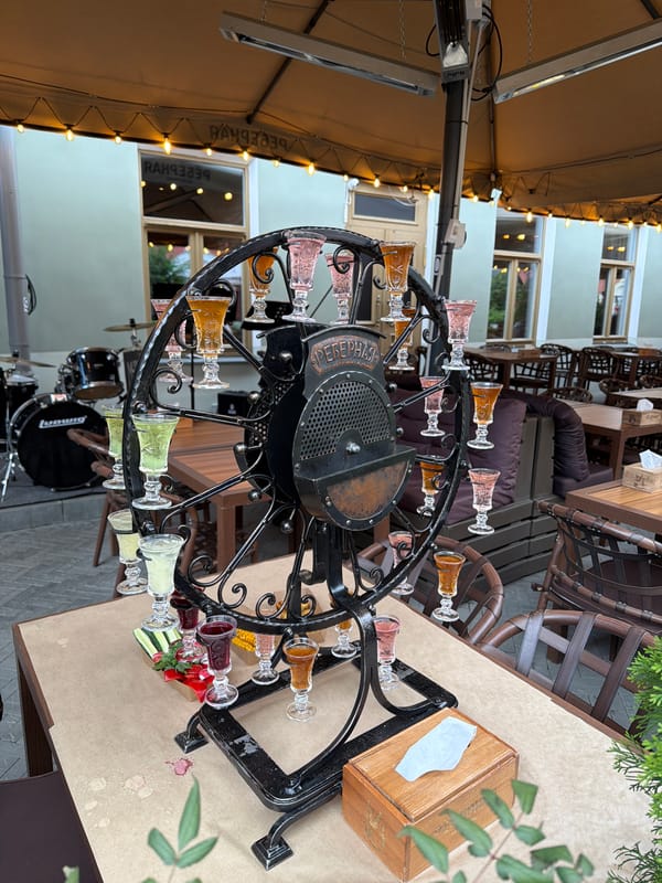 Restaurant patron captures colorful drinks display in Kazan outdoor dining