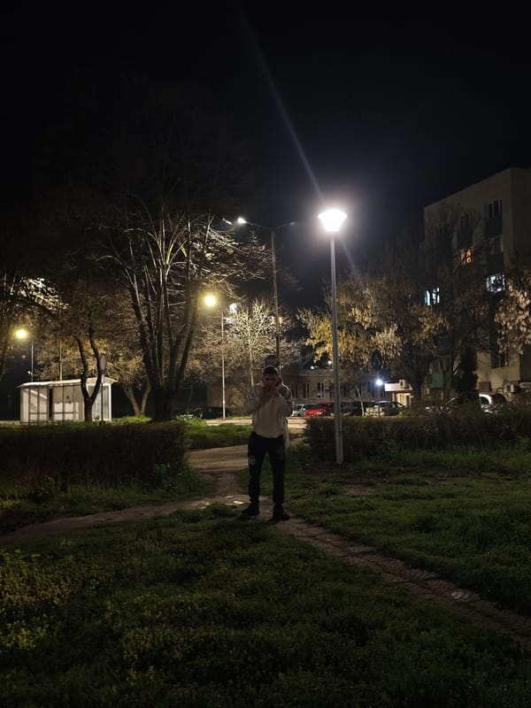 Car trouble documented in Kozloduy, Bulgaria Friday evening
