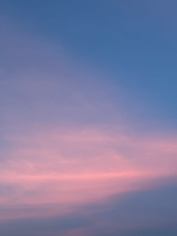 Dusk skies and indoor acrobatics in Đà Nẵng