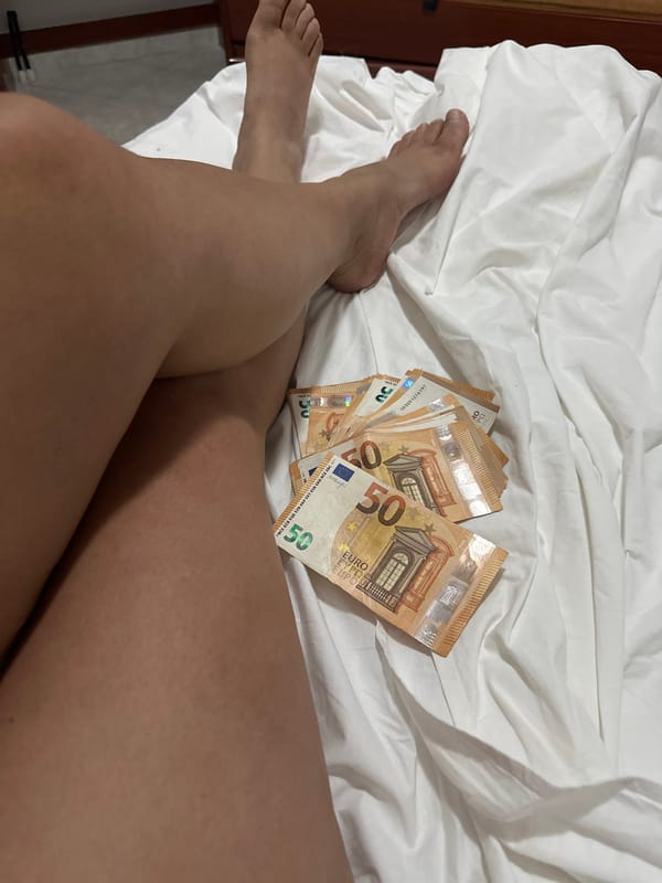 Late evening hotel stay in Σταυρός with cash and relaxation