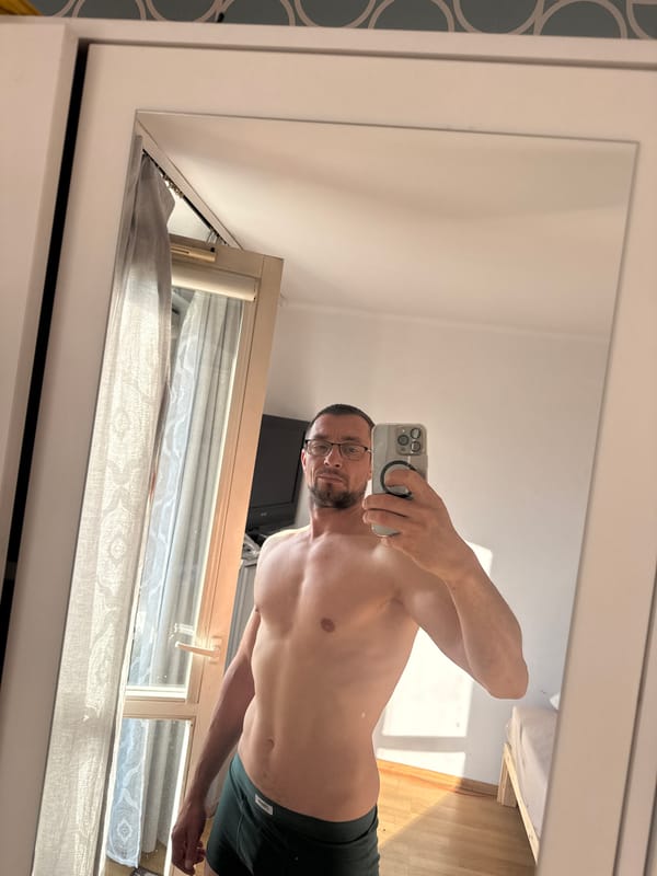 Casual at-home snapshots from a Kielce apartment balcony and bedroom.
