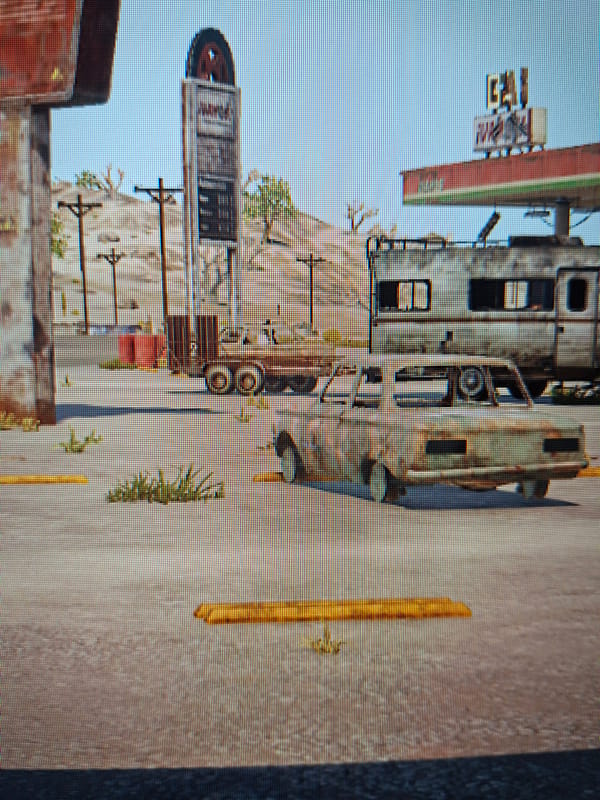 Random mix: gaming gear, desert flight, and retro casino sign