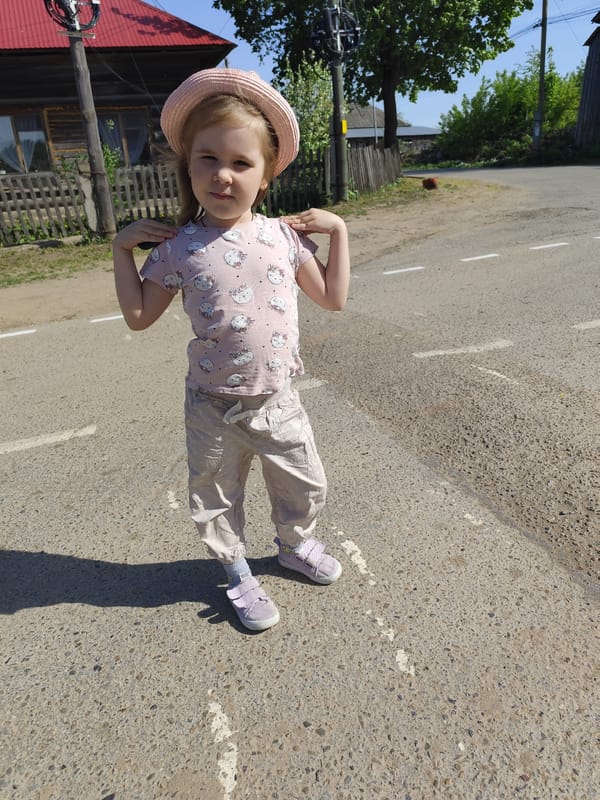 Family outing documented in Russian village Фоки