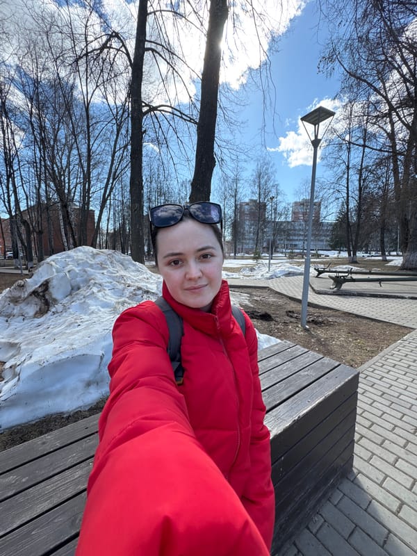 Spring morning at Izhevsk military memorial draws casual visitors