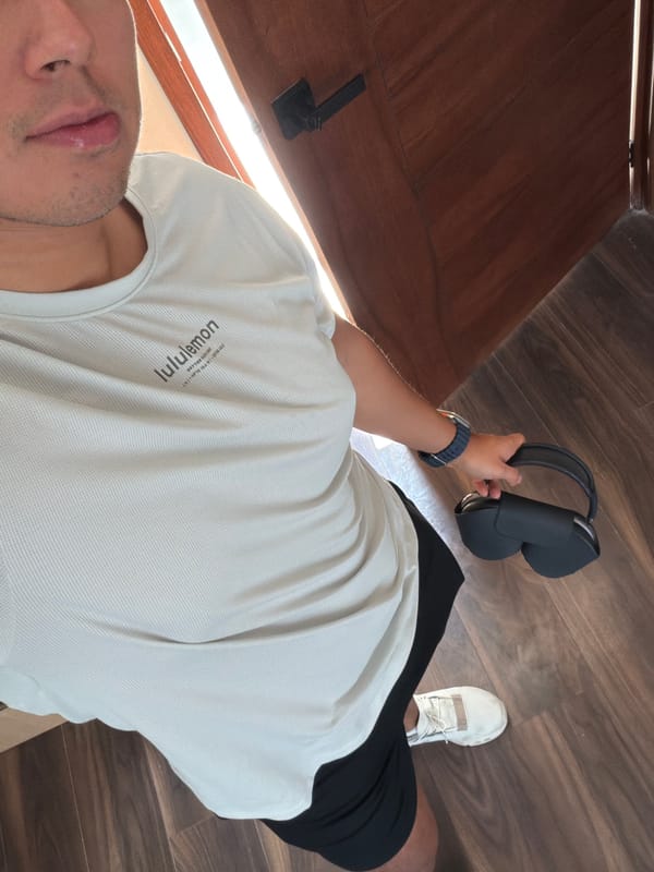Person takes selfie with headphones in Santa Clara Ocoyucan