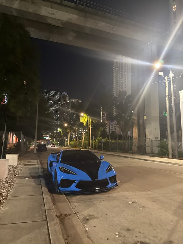 Late Night Miami Street Activity Documented by Witnesses