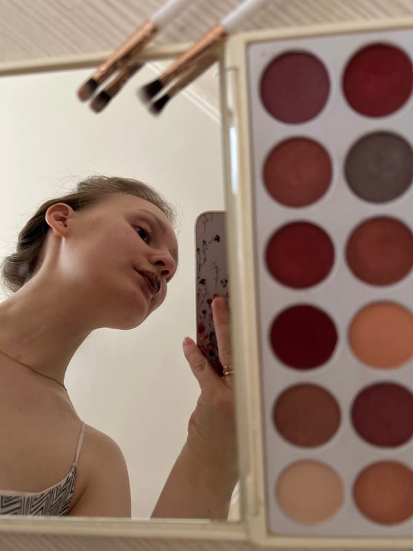 Mirror selfie captured in early morning Ufa