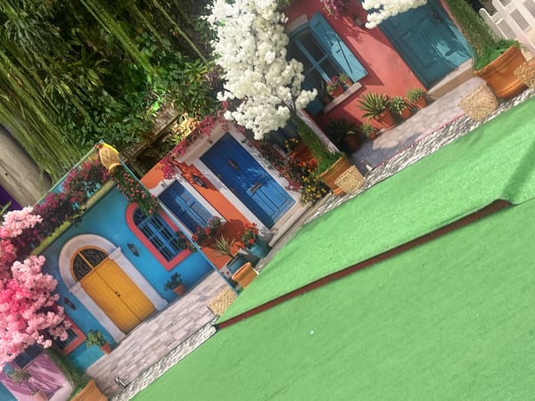 Tourist displays and floral installations documented in Pampatar, Venezuela