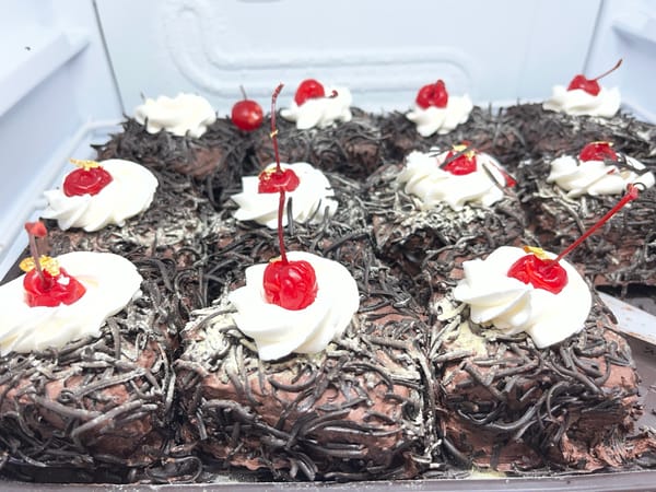Bakery cafe showcases elaborate cakes and desserts in Lhokseumawe