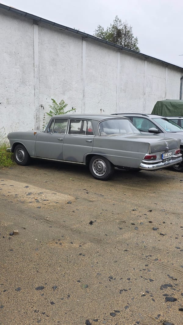 Mercedes vehicles spotted across multiple locations during morning hours
