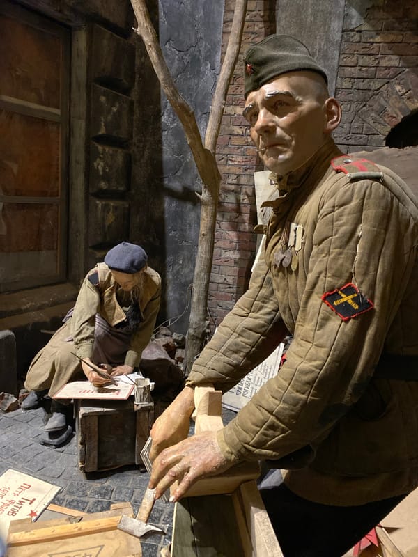Museum visitors document WWII exhibits in Moscow