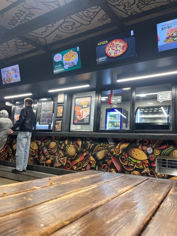 Evening dining activity observed at Aladdin Foods restaurant