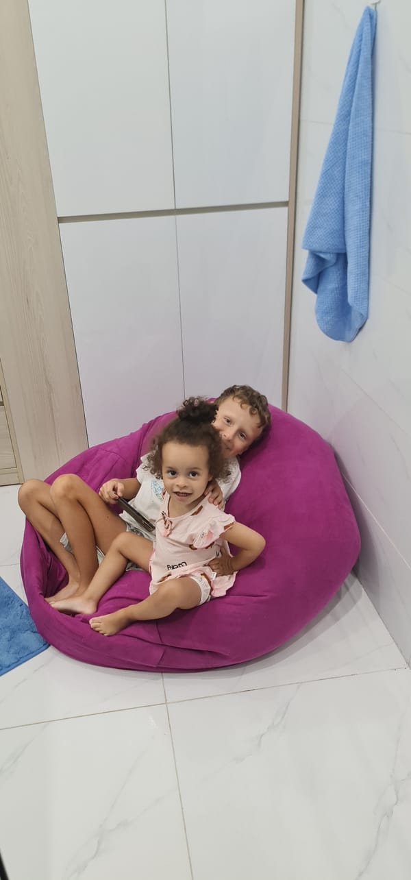 Children gather in bright interior space in Đà Nẵng