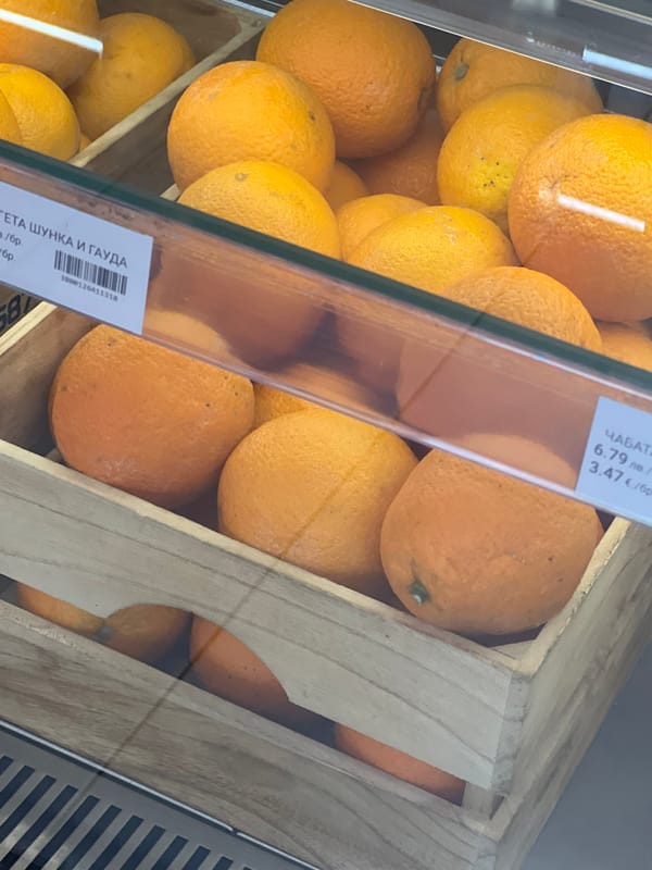 Orange crate display spotted at retail location in Stryama