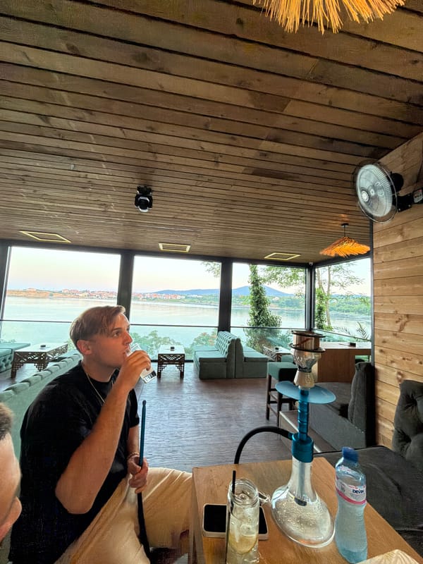 Evening drinks and a rising moon in coastal Tsarevo