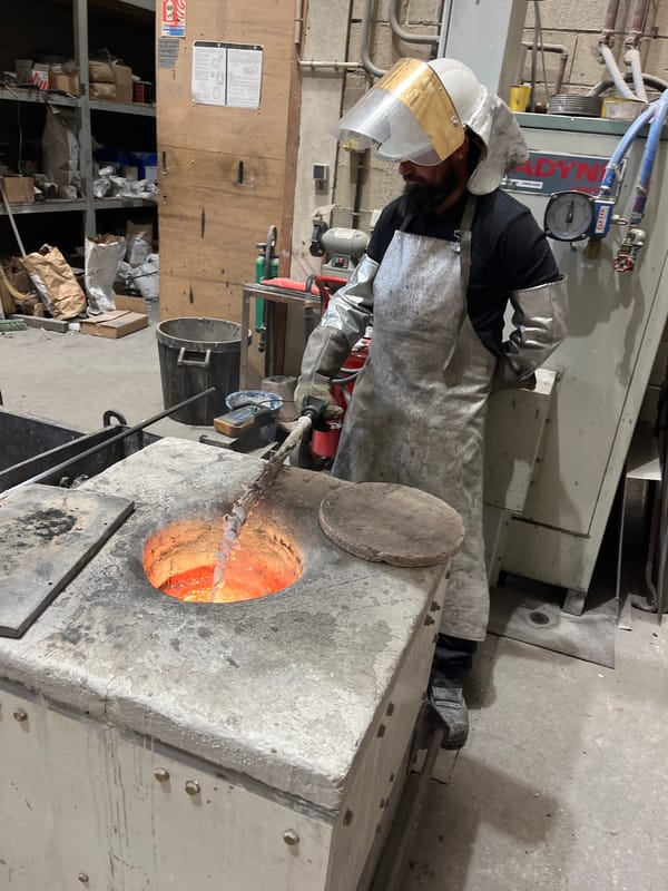 Metal foundry operations documented in Saint-Rémy-lès-Chevreuse, France