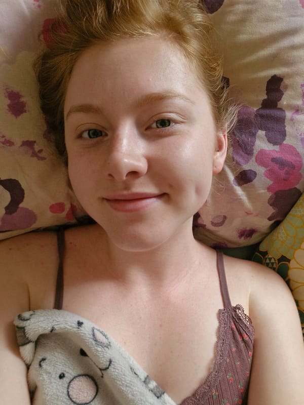 Morning photos captured in Yekaterinburg bedroom show smiling person