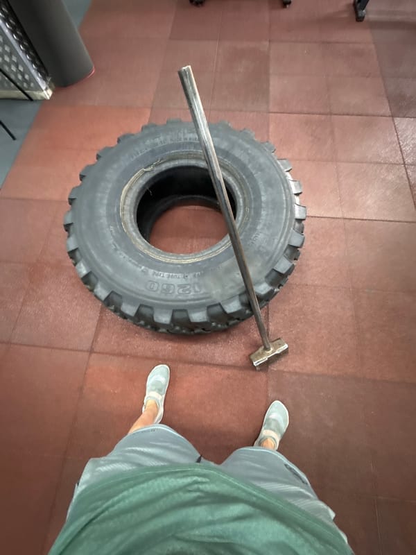 Man documents gym workout session in Volzhsky, Russia