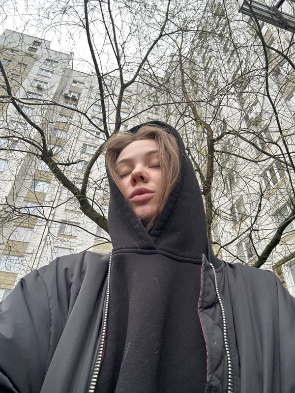 Spring scenes and daily life captured across Moscow