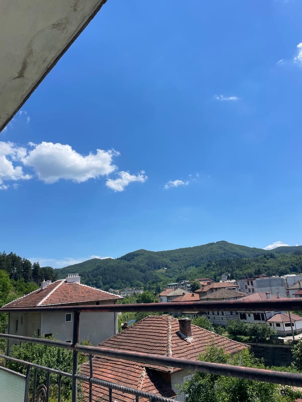Lazy morning in Zlatograd, balcony views and getting ready