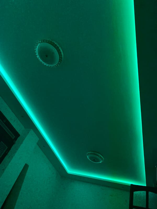 Color-changing LED ceiling lights documented in Baraki, Algeria