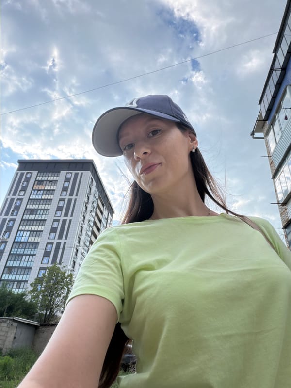 Afternoon stroll through Tujmazy, selfies and street scenes