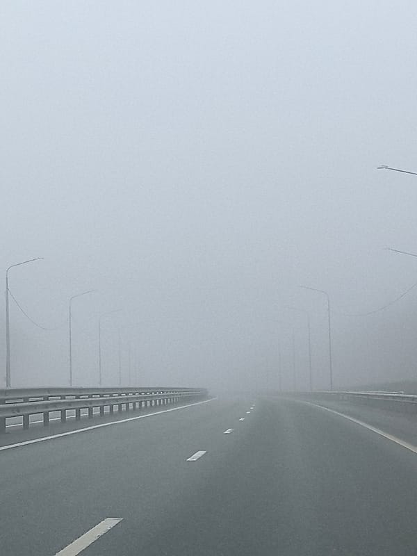 Foggy highway conditions observed in Сапуголи, Russia