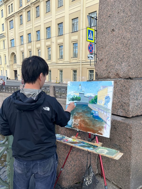 Canal boats, street life, and plein air painting in central St. Petersburg