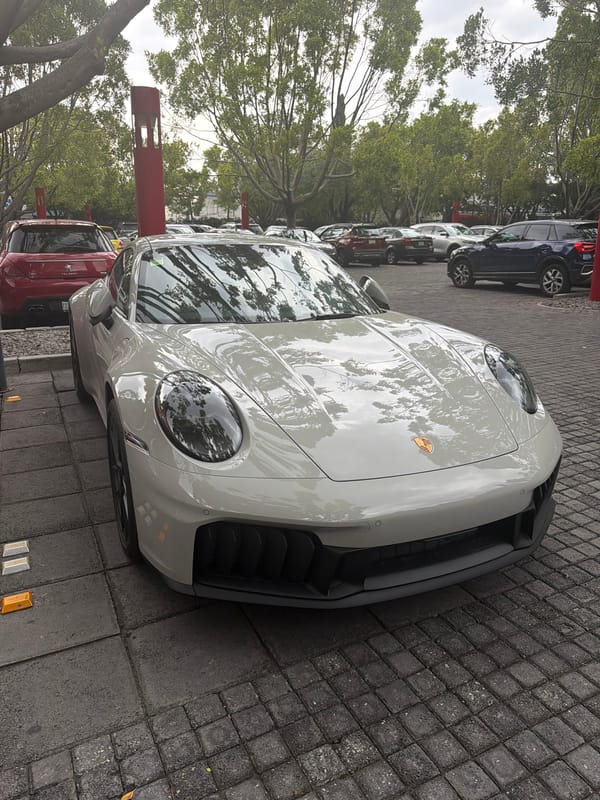 White Porsche 911 spotted parked in Puebla, Mexico