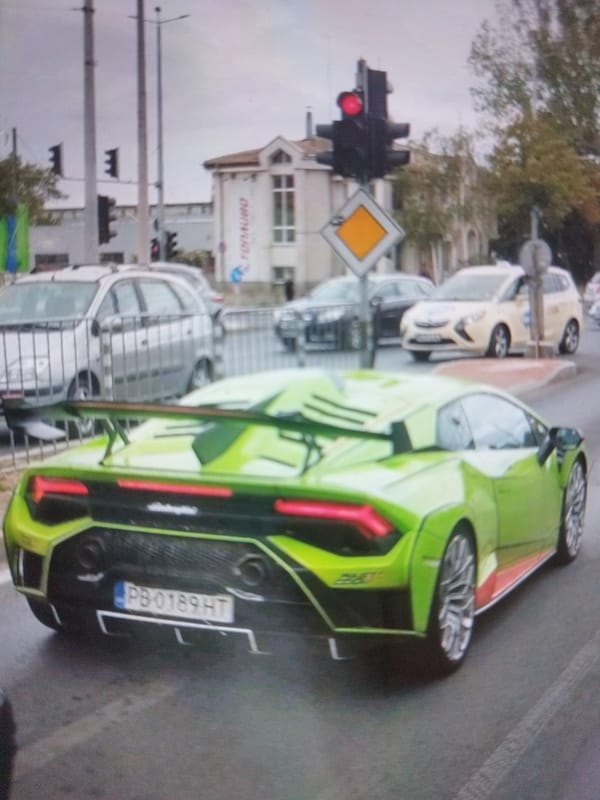Green Lamborghini spotted on Plovdiv streets