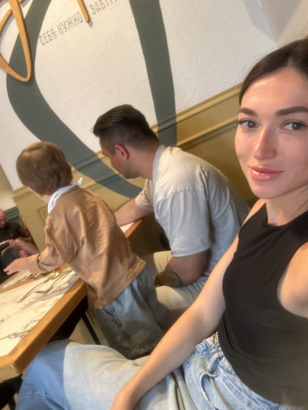 Mid-morning cafe stop in Kazan during a trip in transit