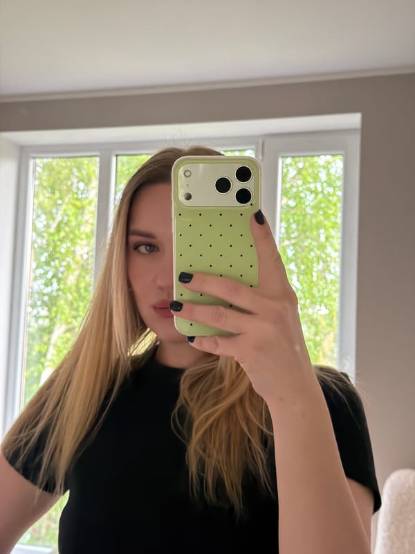 Woman takes morning selfies in Dreiliņi home