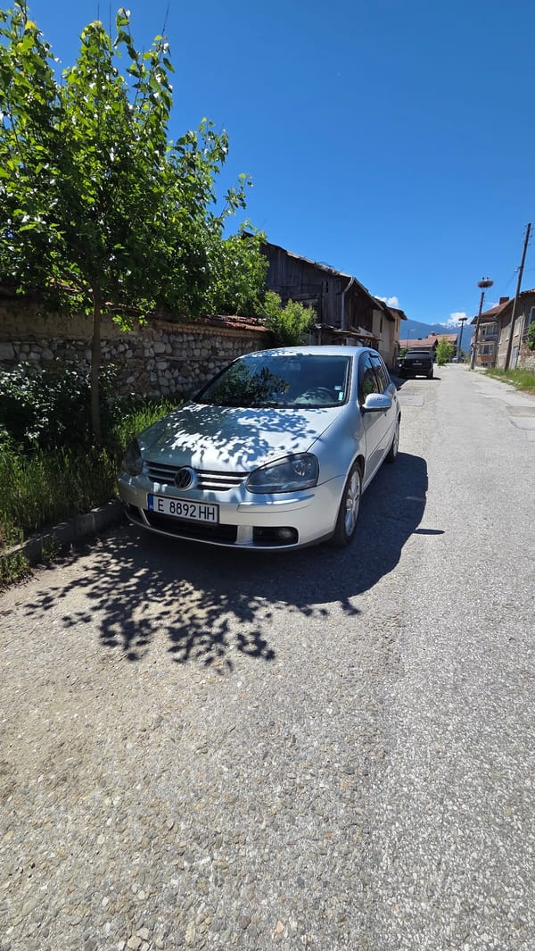 Silver VW Golf spotted around village, CD collection on display