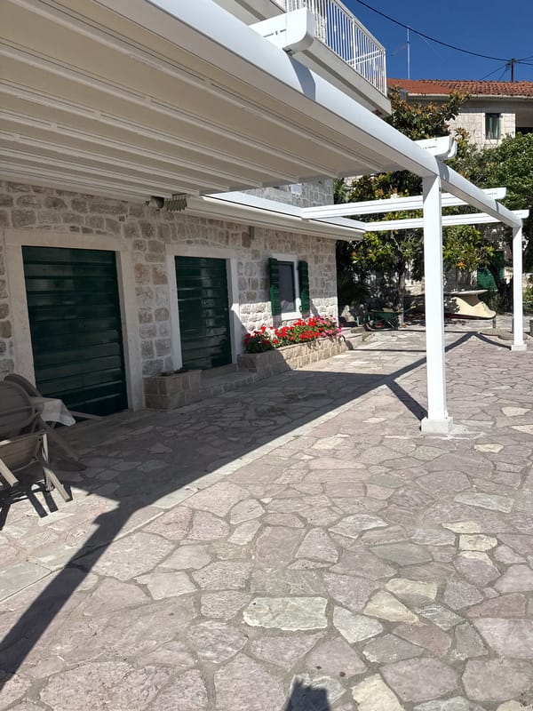 Mediterranean coastal scenes documented over 2.5 hours