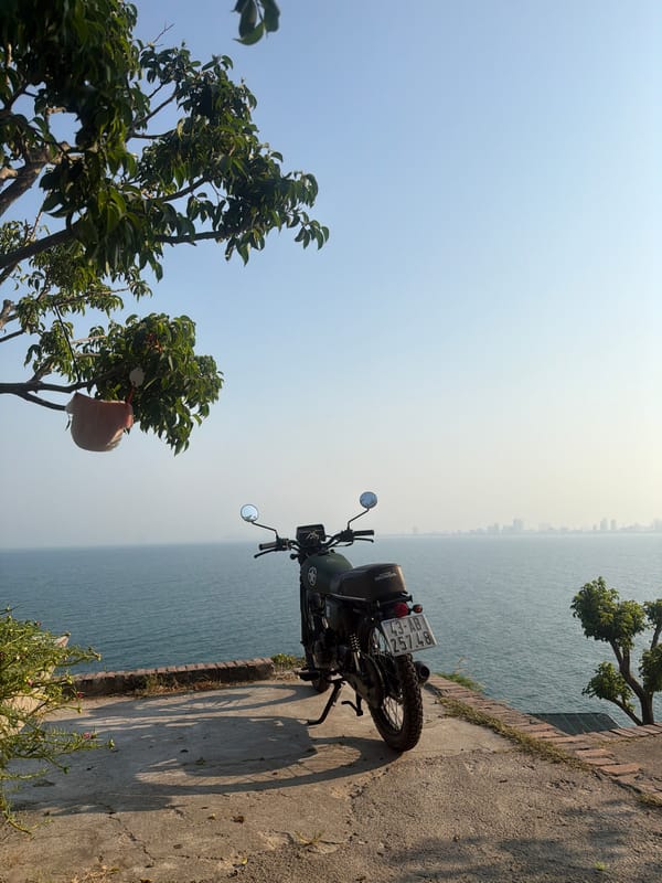 Routine morning scenes captured across Đà Nẵng, Vietnam