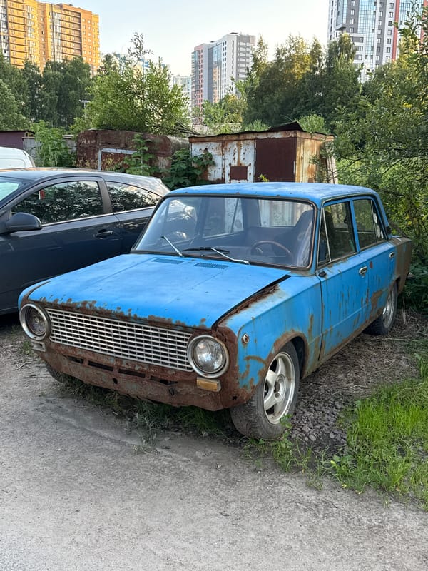 Evening slice of everyday life in Pargolovo's residential neighborhoods