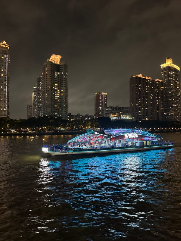 Nighttime river scenes captured across Guangzhou districts