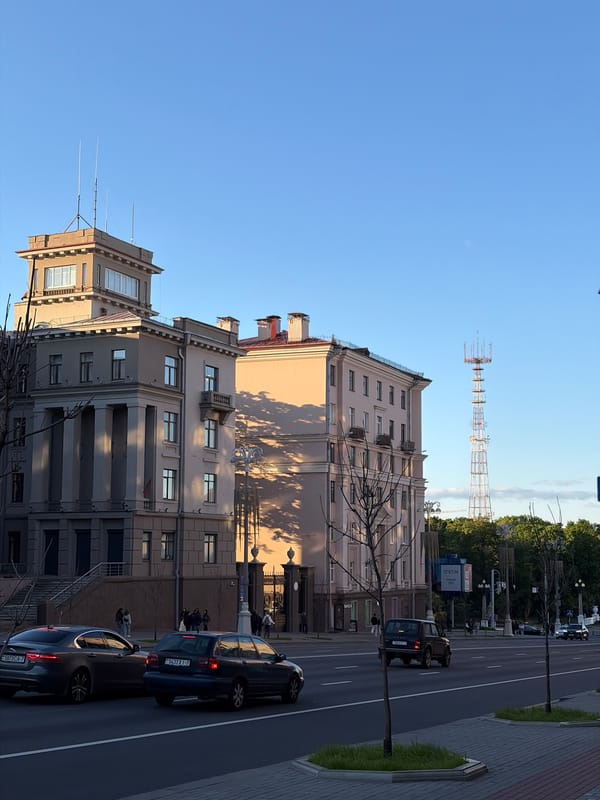 Observer documents everyday Minsk street scenes over five minutes
