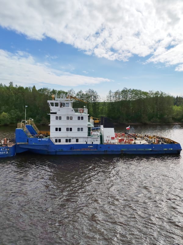 Cargo barge spotted on Volga-Baltic Waterway near Vytegra