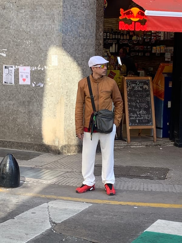 Tourist documents afternoon stroll through central Buenos Aires landmarks