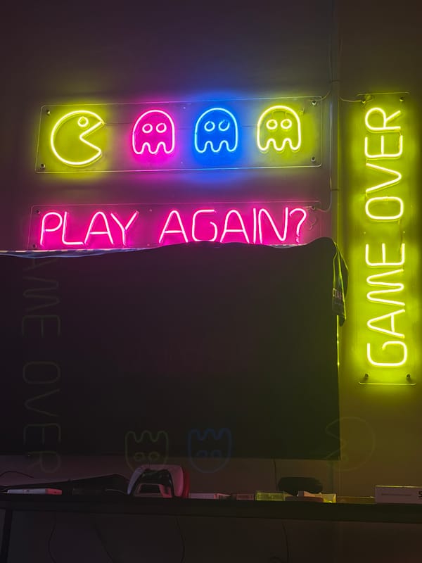 Gaming lounge draws customers for hookah, socializing in Izhevsk