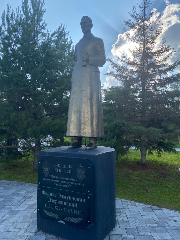 Visitor documents military monuments across Tyumen parks