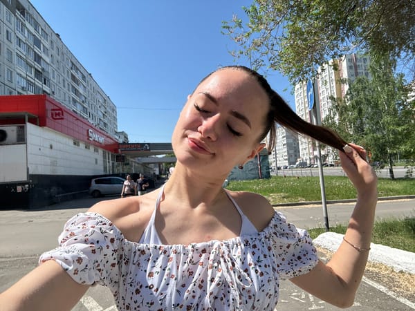 Woman documents morning selfies and homemade crepes in city