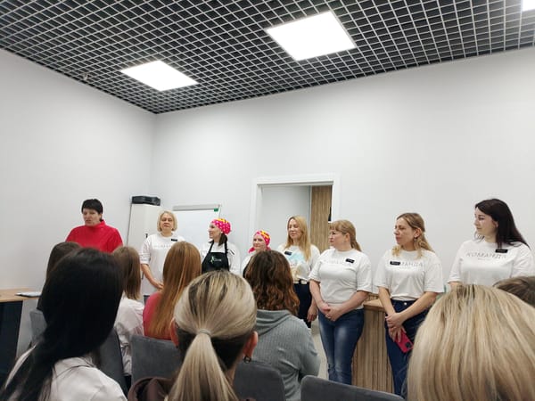 Beauty workshop and training session documented in Izhevsk